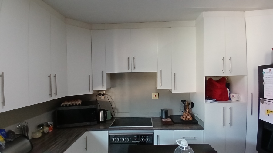 To Let 3 Bedroom Property for Rent in Sydenham Eastern Cape